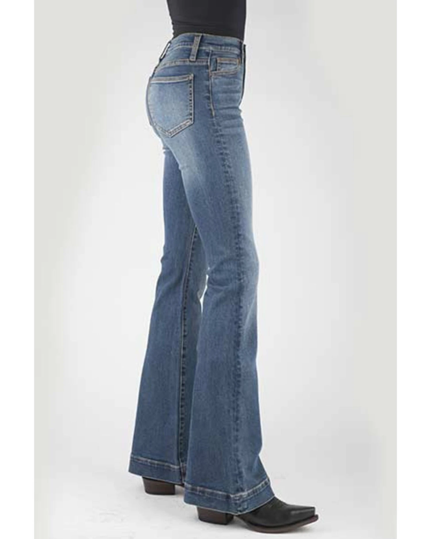 Stetson Women's 921 Light Wash High Rise Plain Pocket Flare Jean - Image 2